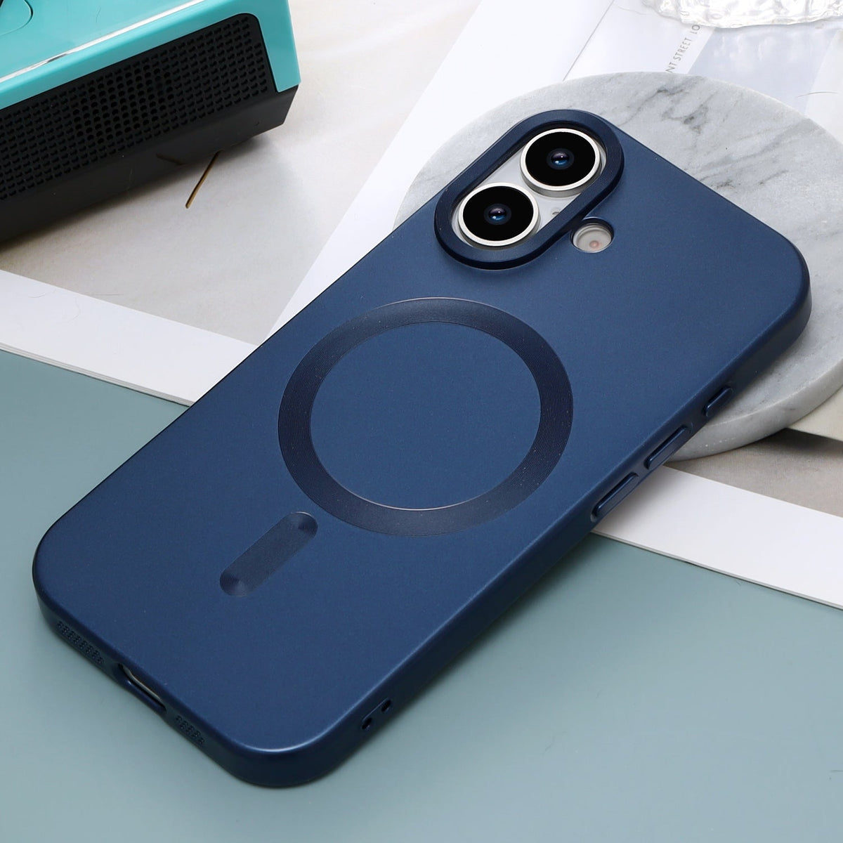 Apple iPhone 17 Hoesje - Donker Blauw - Matte Siliconen MagSafe Back Cover