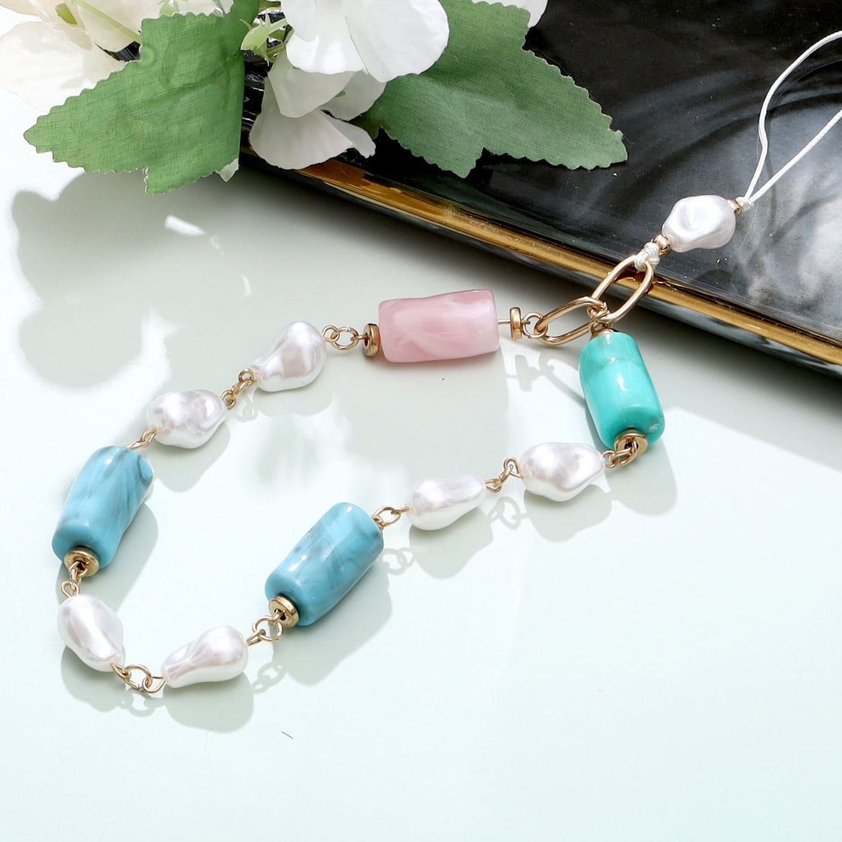 Casemania Universal Phone Chain - Pastel Colours - Wristlet Charm Strap - Acrylic Wrist Strap with Pearl and Marble Beads - Sturdy Mobile Armband