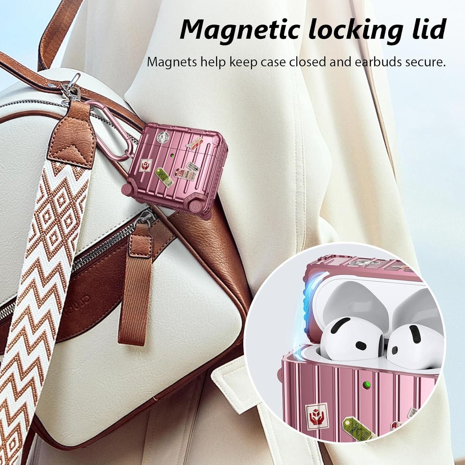 Roségouden AirPods hoesje met magneetsluiting, veilig opgeborgen in tas, perfect voor onderweg.
