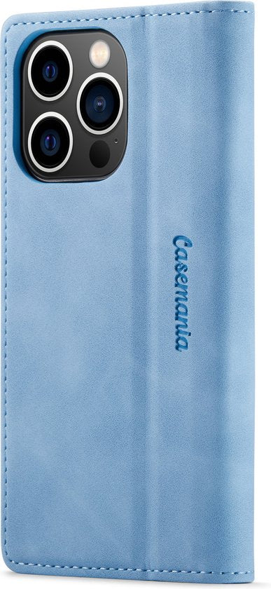 Apple iPhone 14 Pro Max Hülle - Sky Blue - Schlanke Klapphülle mit Kartenfach