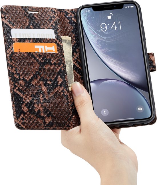 Apple iPhone XR Hoesje - Bruin - Slangen Bookcase