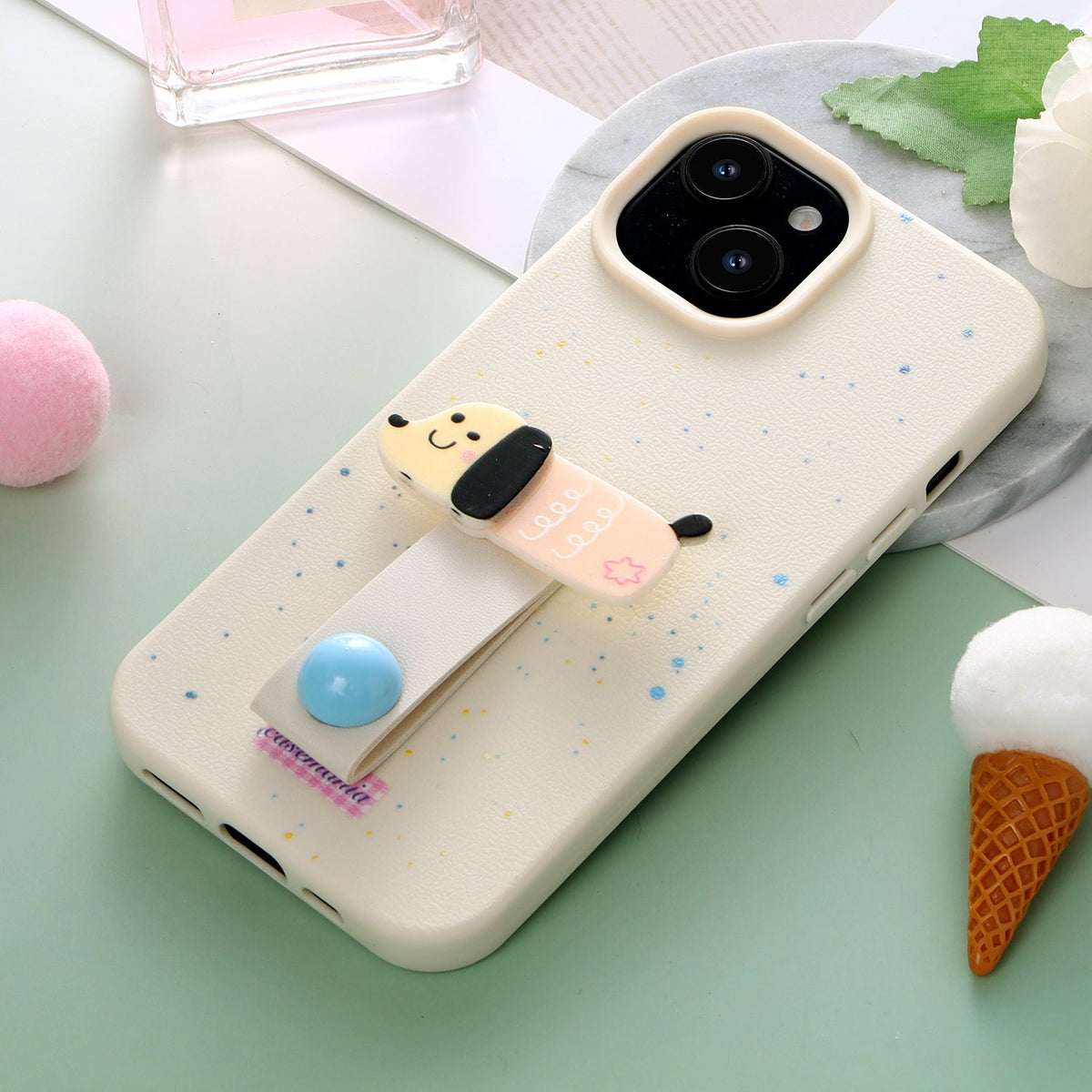 Apple iPhone 13 Hoesje - Beige - Siliconen Back Cover
