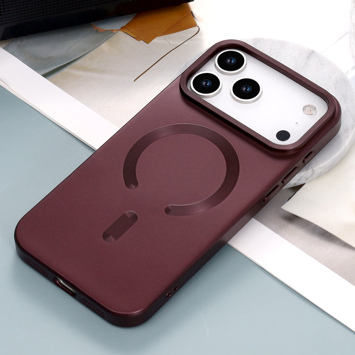 Apple iPhone 17 Pro Max Hoesje - Bordeaux - Matte Siliconen MagSafe Back Cover