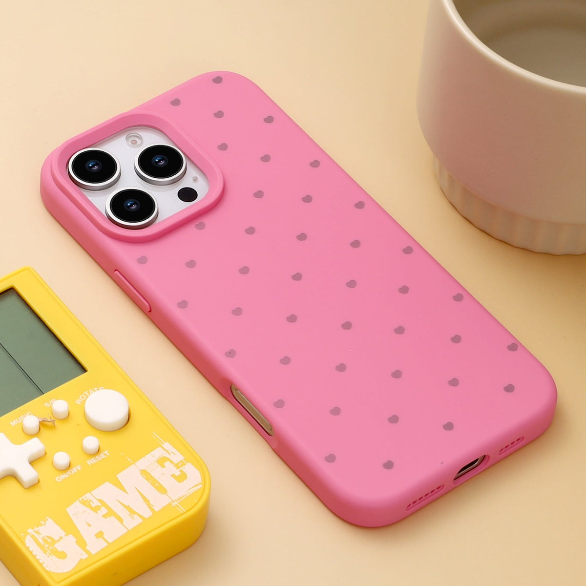 Apple iPhone 16 Pro Hoesje - Neon Roze - Hartjes Back Cover