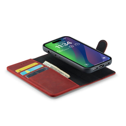 Apple iPhone 15 Plus Hülle - Crimson Red - Echtleder-2-in-1-MagSafe-Klapphülle mit Kartenfach