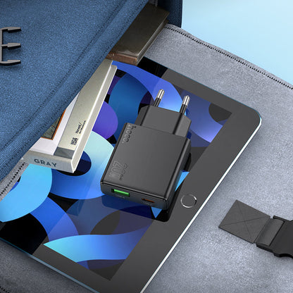 Hoco 20W Slim-Schnellladegerät 2-Port USB-C + USB-A mit USB-C-Kabel 1m - Schwarz