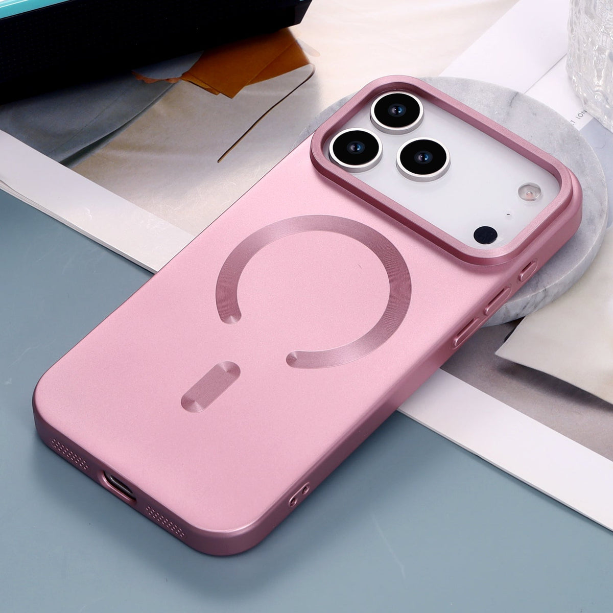 Apple iPhone 18 Pro Hoesje - Roze - Matte Siliconen MagSafe Back Cover