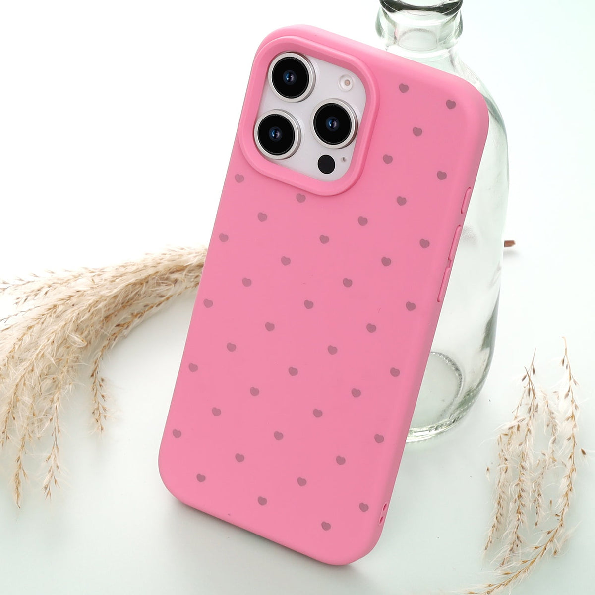 Apple iPhone 16 Pro Hoesje - Neon Roze - Hartjes Back Cover