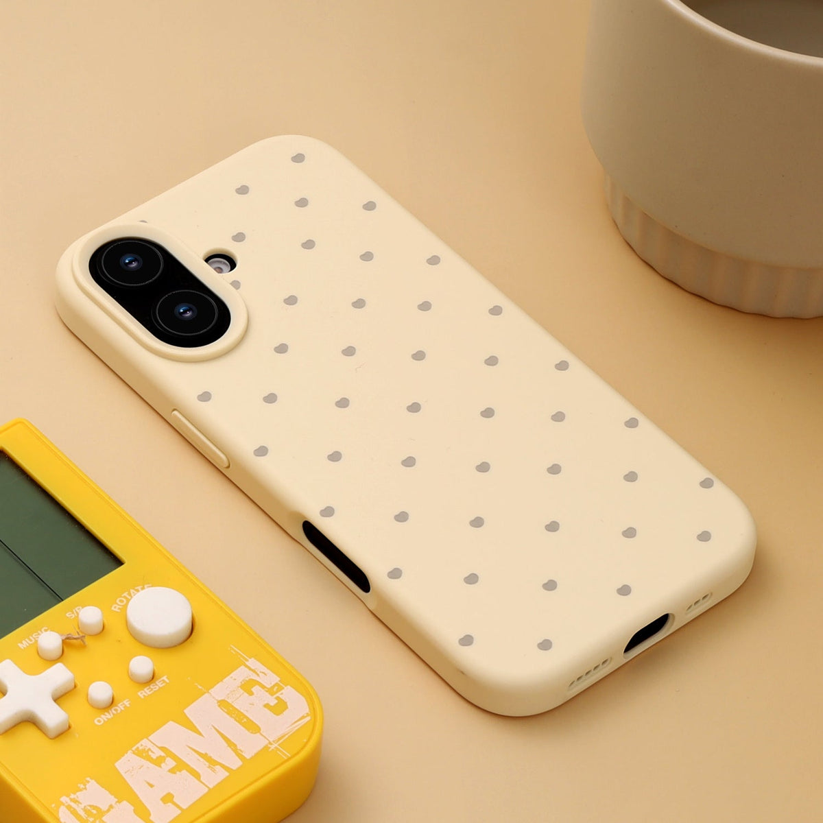 Apple iPhone 16 Plus Case - Yellow - Hearts Back Cover