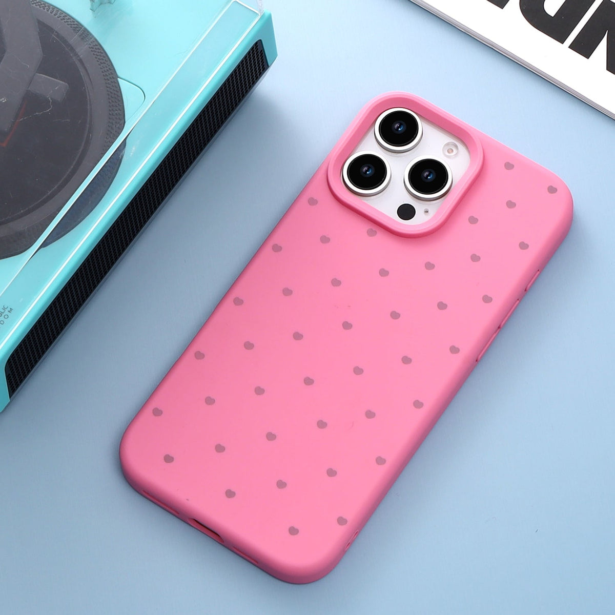 Apple iPhone 16 Pro Hoesje - Neon Roze - Hartjes Back Cover