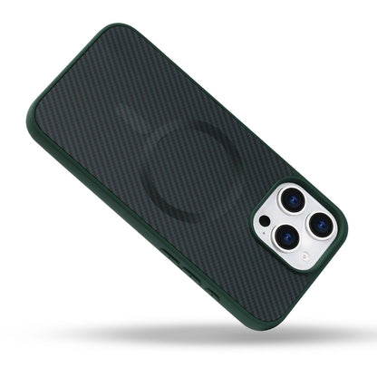 Apple iPhone 15 Pro Max Hoesje - Groen - Carbon MagSafe Back Cover