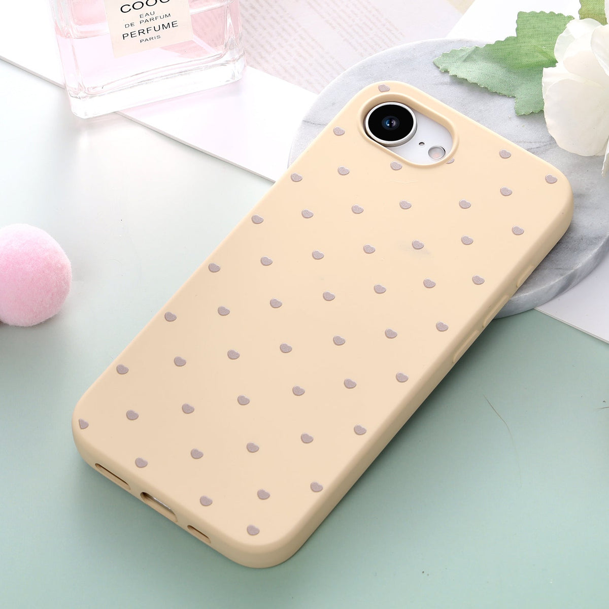 Apple iPhone 17e Hoesje - Geel - Hartjes Back Cover