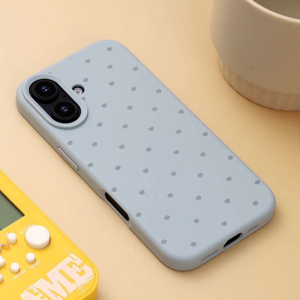 Apple iPhone 16 Hoesje - Blauw - Hartjes Back Cover