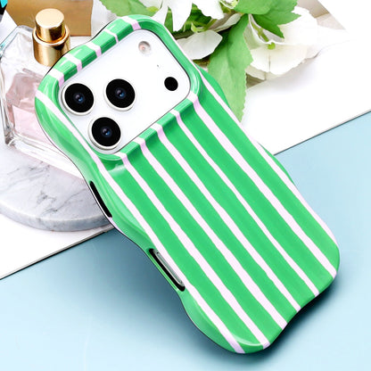 Apple iPhone 18 Pro Hoesje - Groen - Wave Edge Back Cover