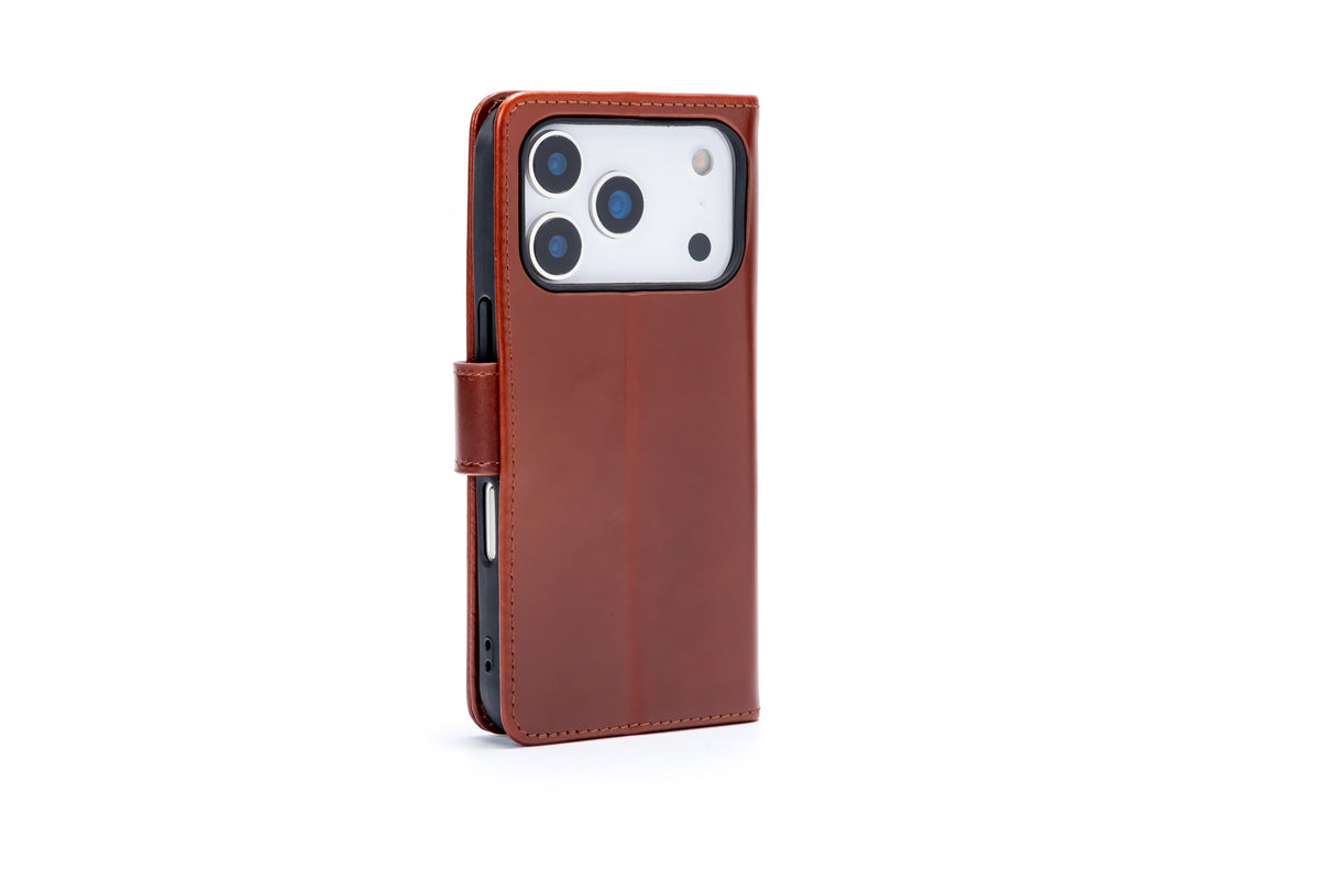 Apple iPhone 17 Pro Hoesje - Chestnut Brown - Echt Leren Bookcase