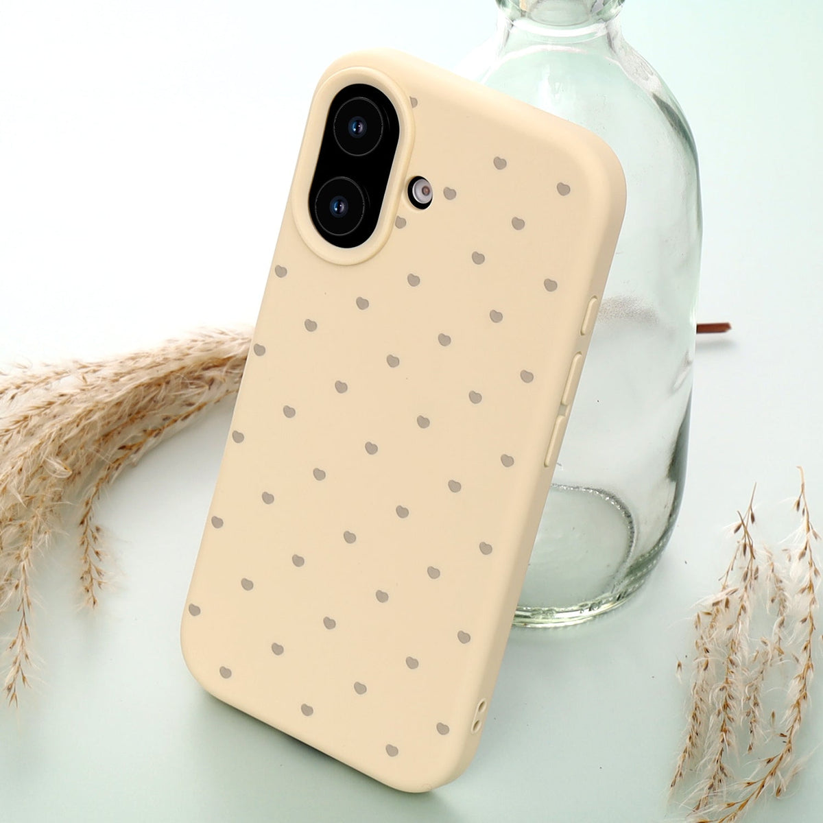 iPhone 17 Hoesje - Geel - Hartjes Back Cover