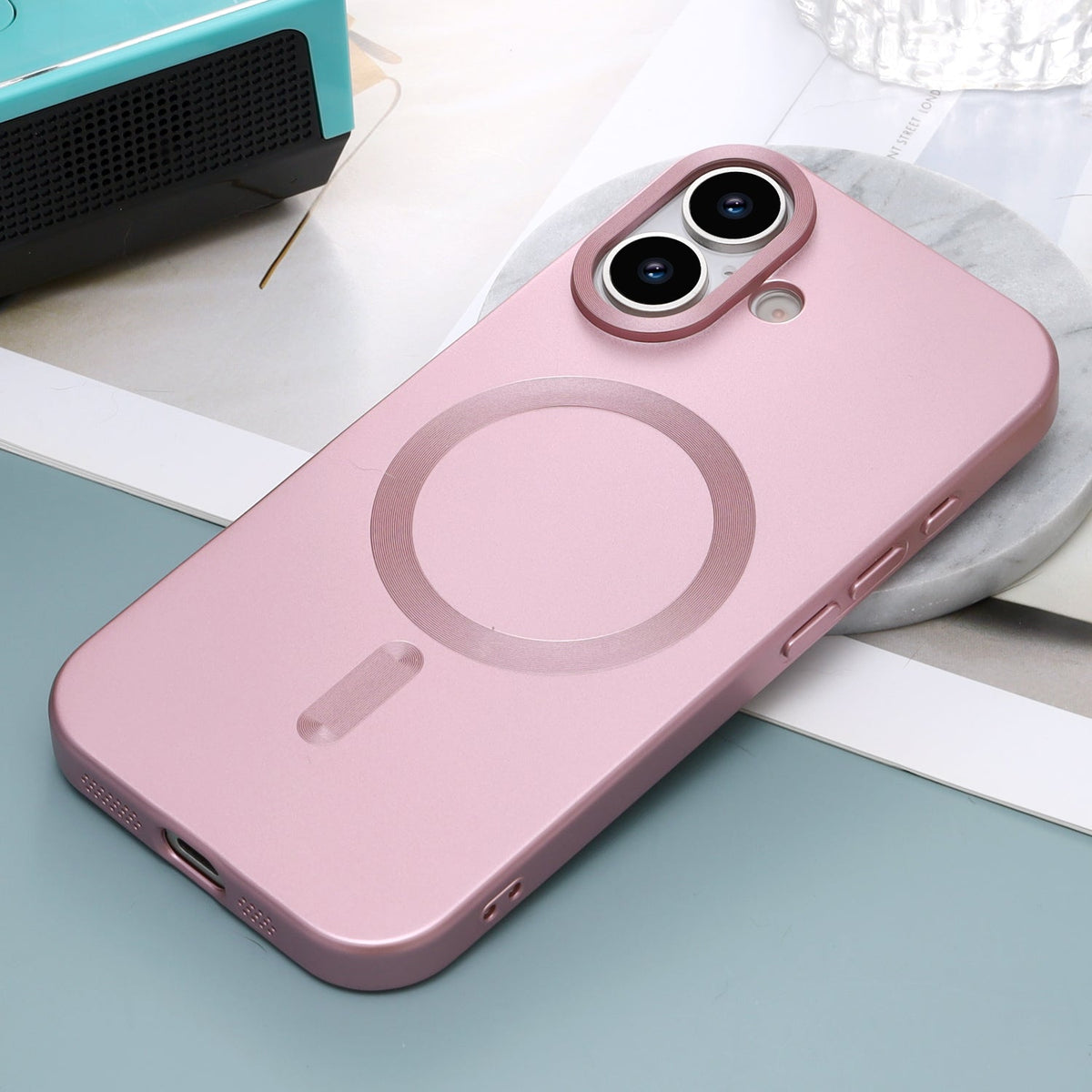 iPhone 17 Hoesje - Roze - Matte Siliconen MagSafe Back Cover