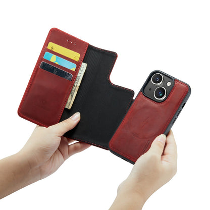 Apple iPhone 15 Plus Hülle - Crimson Red - Echtleder-2-in-1-MagSafe-Klapphülle mit Kartenfach