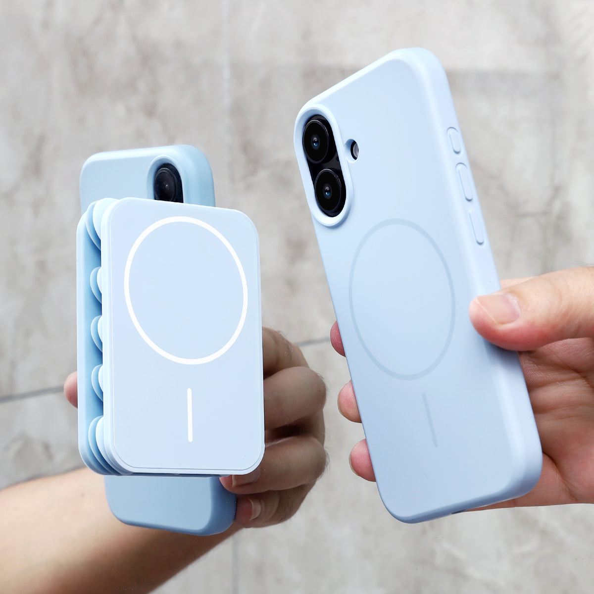 Apple iPhone 16 Hoesje - Licht Blauw - Siliconen Back Cover met Afneembare Hartjes Zuignappen