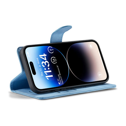 Apple iPhone 15 Pro Hülle - Sky Blue - 2-in-1 Klapphülle mit Kartenfach
