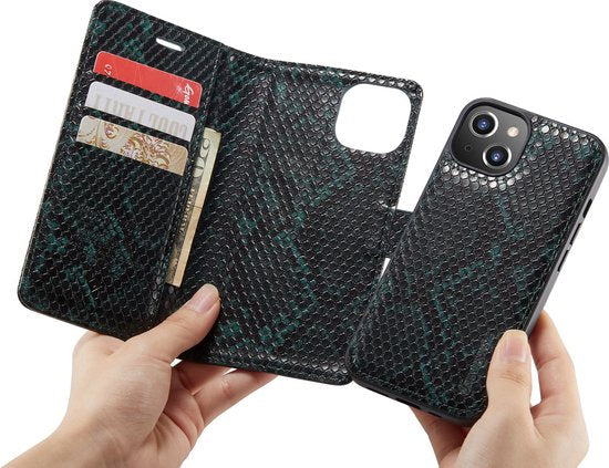 Apple iPhone 13 Hoesje - Groen - Luxe Slangen Bookcase