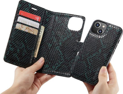 Apple iPhone 13 Hoesje - Groen - Luxe Slangen Bookcase