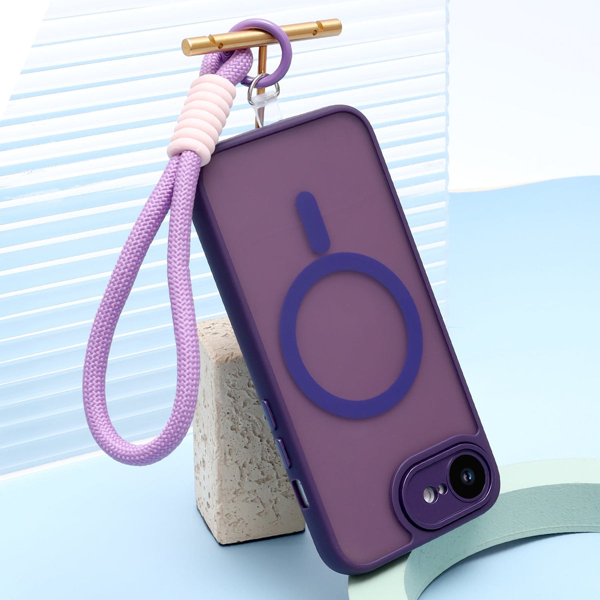 Apple iPhone 16e Hoesje - Paars met Pols Bandje - Matte Armor MagSafe Back Cover met Telefoonkoord