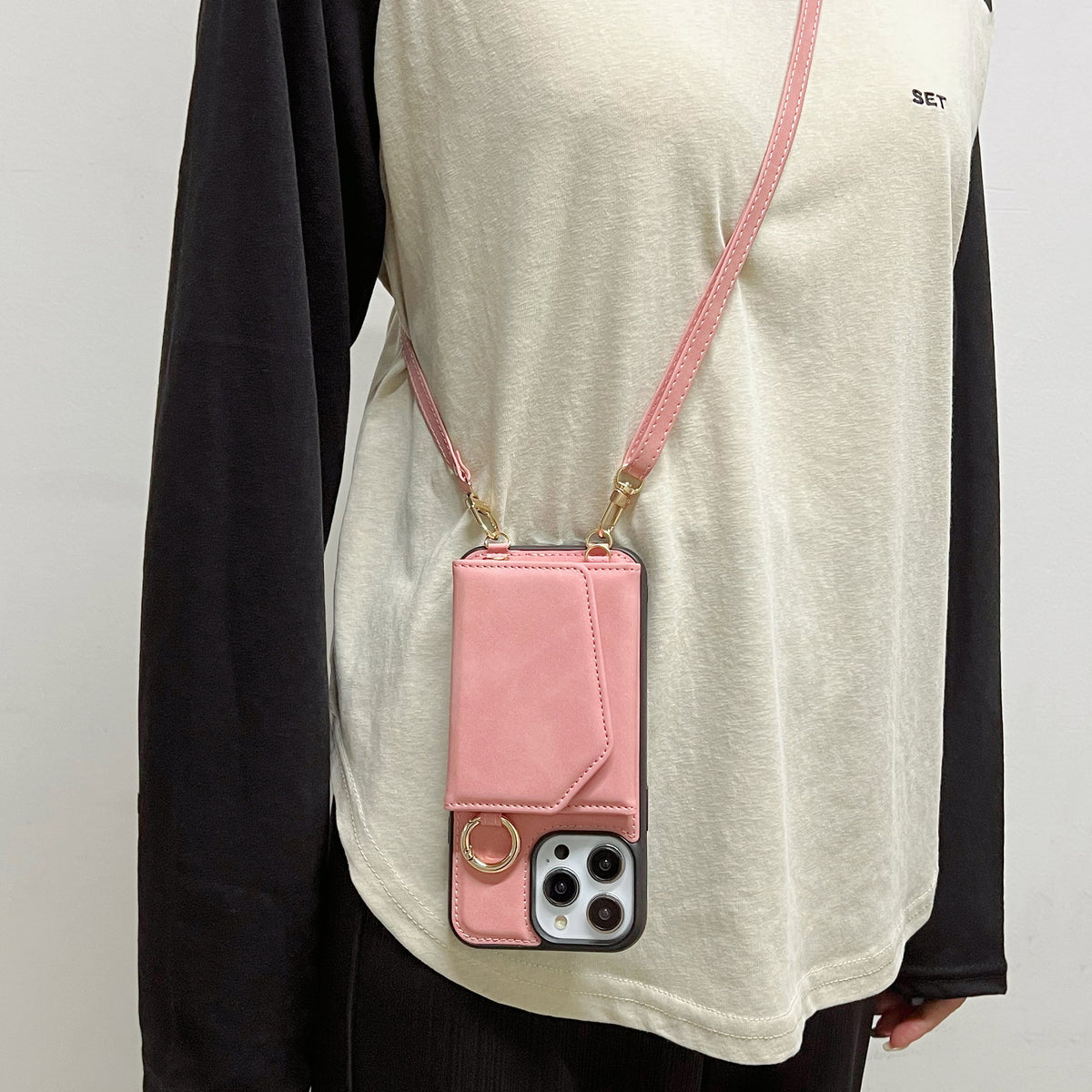 Apple iPhone 15 Pro Max Hülle - Pale Pink - Luxus-Klapphülle mit Kartenfach, Spiegel und Handykette