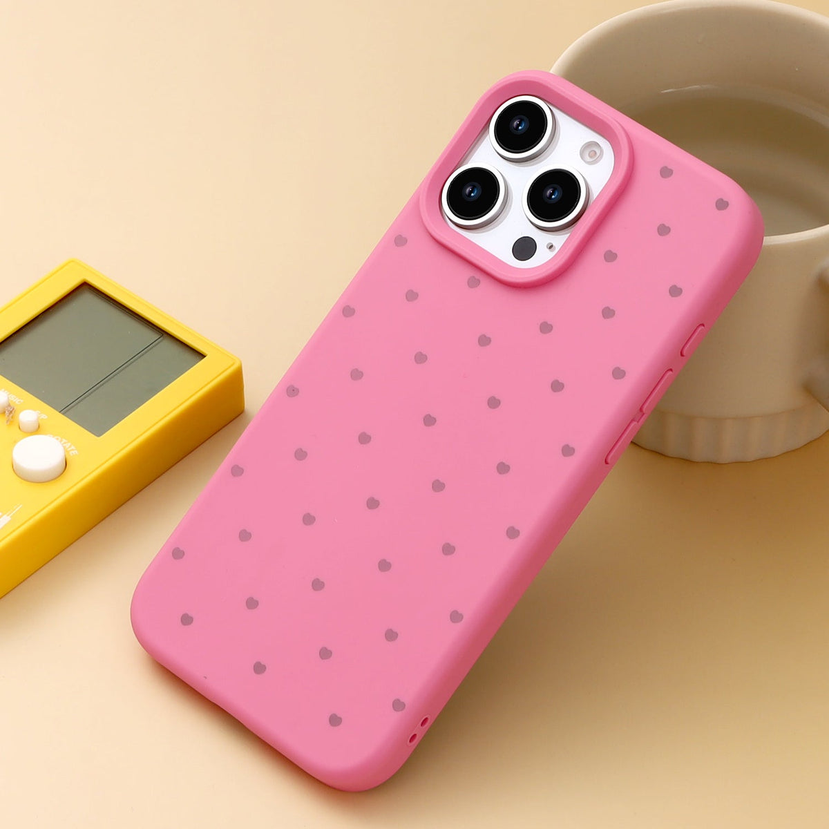 Apple iPhone 16 Pro Hoesje - Neon Roze - Hartjes Back Cover