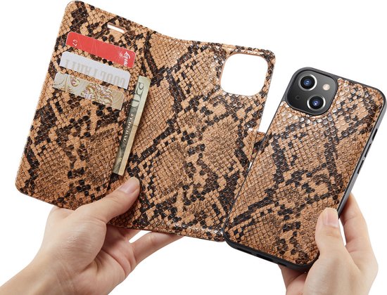 Apple iPhone 13 Hoesje - Beige - Luxe Slangen Bookcase