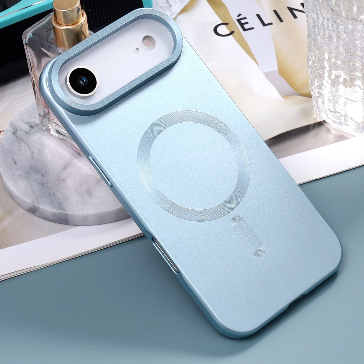 Apple iPhone Air Hoesje - Licht Blauw - Matte Siliconen MagSafe Back Cover