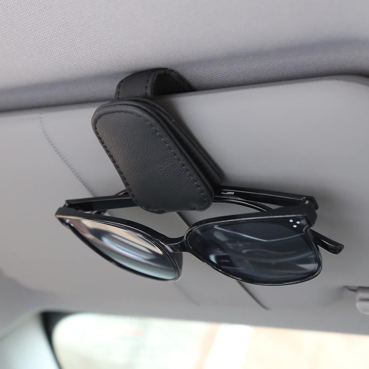 Casemania Zonnebrilhouder voor auto - Zwart