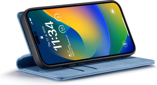 Apple iPhone 14 Pro Hülle - Sky Blue - Schlanke Klapphülle mit Kartenfach