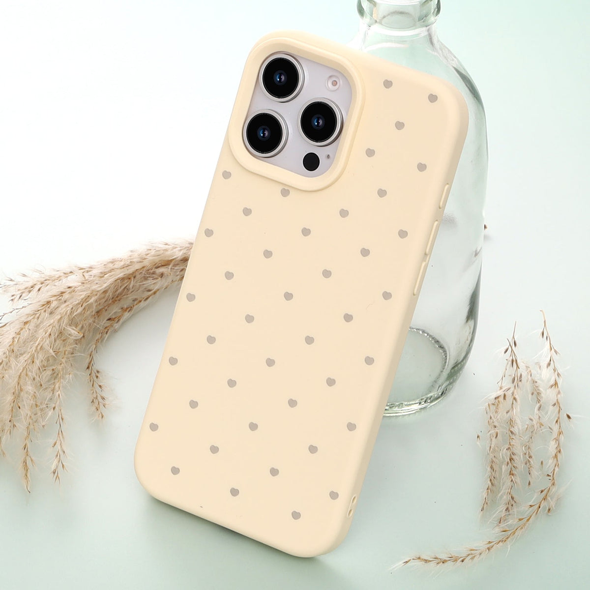Apple iPhone 15 Pro Max Hoesje - Geel - Hartjes Back Cover