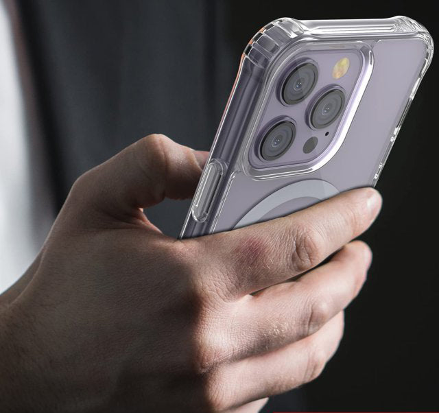 iPhone 15 Pro Max Hoesje - Transparant - Anti-Shock MagSafe Back Cover