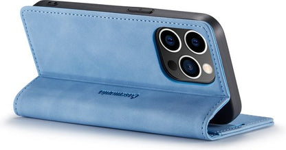 Apple iPhone 14 Pro Max Hülle - Sky Blue - Schlanke Klapphülle mit Kartenfach